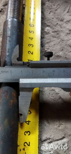 Болт анкерный