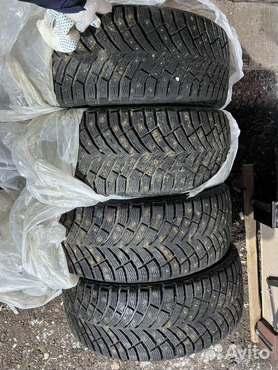 Michelin X-Ice North 4 225/45 R17 94T