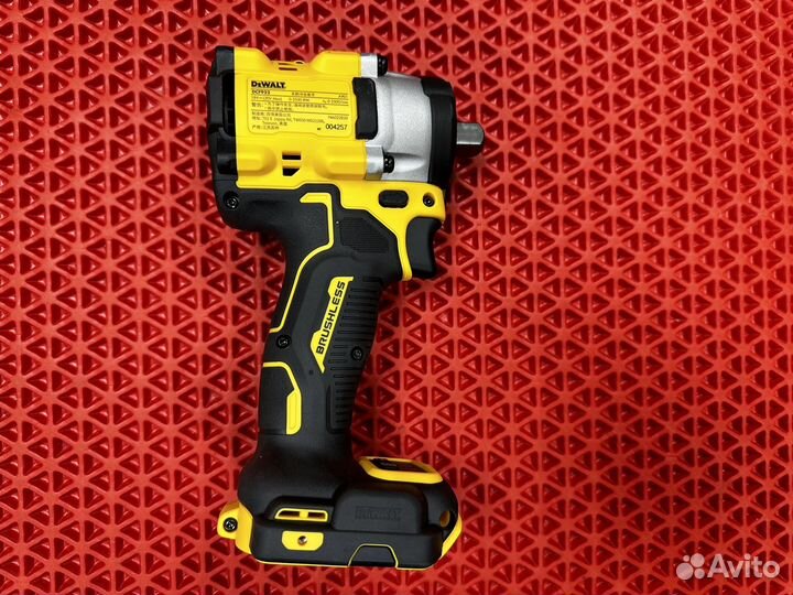 Аккумуляторный импульсный гайковерт dewalt DCF922N