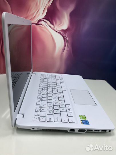 Ноутбук Asus i5-5200U/8GB/240gbssd/920M