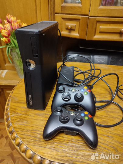 Xbox One Forza Limited Edition + Xbox 360 + 35 игр