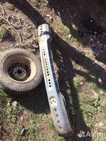 Передний усилитель бампера шевроле нива