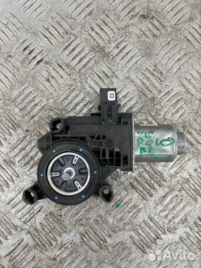 Мотор стеклоподъемника левый передний Фольксваген