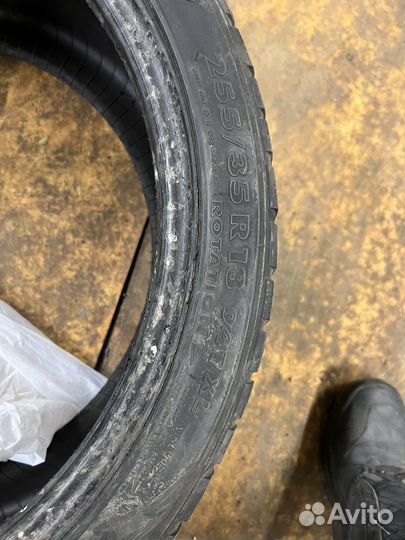 Nokian Tyres Hakkapeliitta 7 255/35 R18