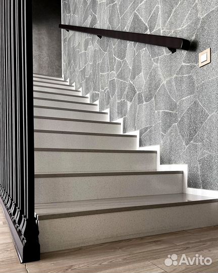 Лестница из кварцевого агломерата
