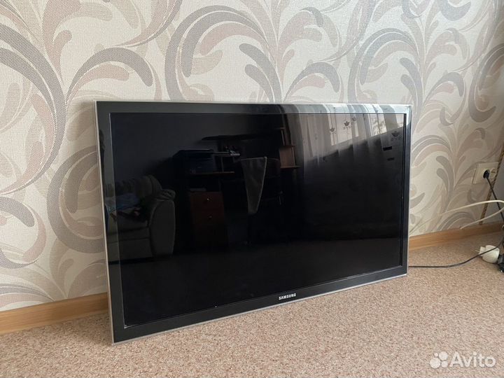 Телевизор Samsung 40 UE40D5000PW