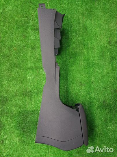 Бардачок между сиденьями Toyota Corolla Touring