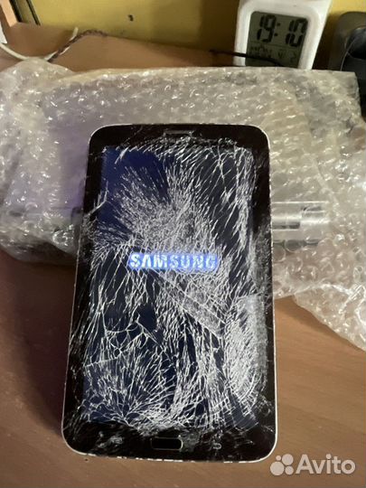 Планшет Samsung galaxy tab 3 SM-T211