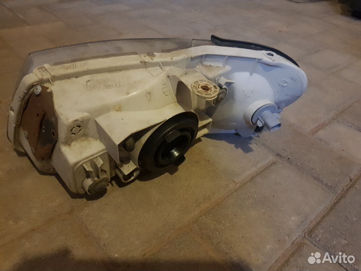 Фара правая Hyundai Accent