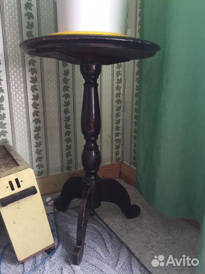 Старинный чайный столик