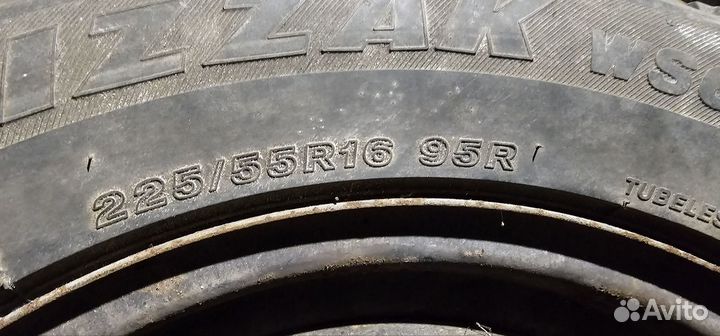 Bridgestone Blizzak WS-60 215/55 R16
