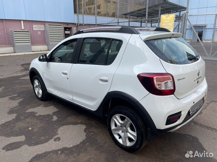 Renault Sandero Stepway 1.6 МТ, 2019, битый, 150 000 км