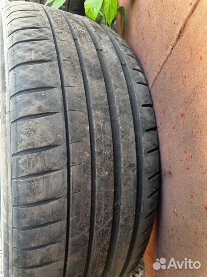 Michelin Pilot Sport 4 215/55 R17 98Y