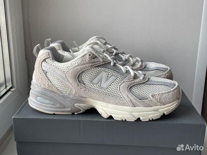 Кроссовки New Balance 530 интересная серия