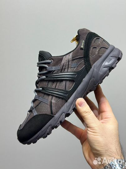 Кроссовки asics gore-TEX (42)