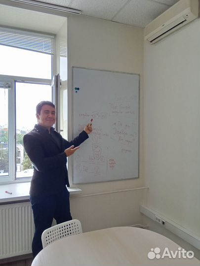 Преподаватель английского языка