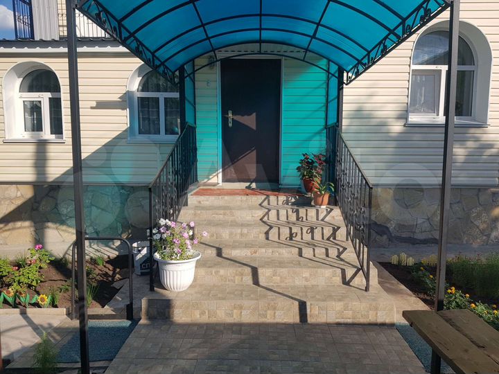 Дом 180 м² на участке 11 сот.