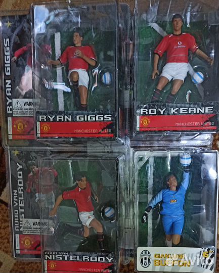 Фигурки футболистов от Playwell Stars of Sport