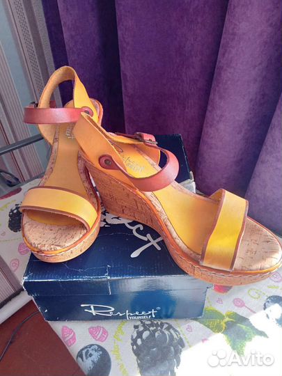 Босоножки женские