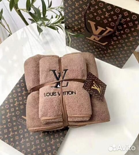 Полотенца Louis Vuitton и YSL