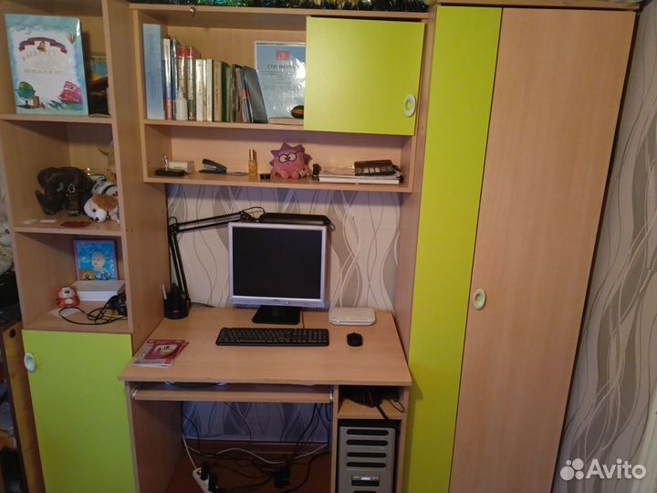 Детская стенка со столом