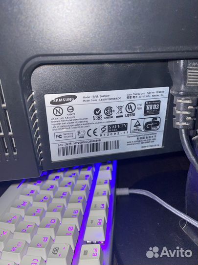 Монитор Samsung SyncMaster 2043NW 20