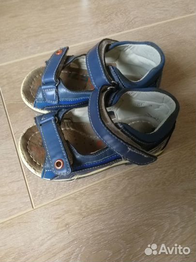 Сандали, Резиновые сапоги