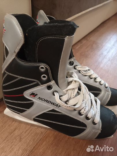 Коньки хоккейные