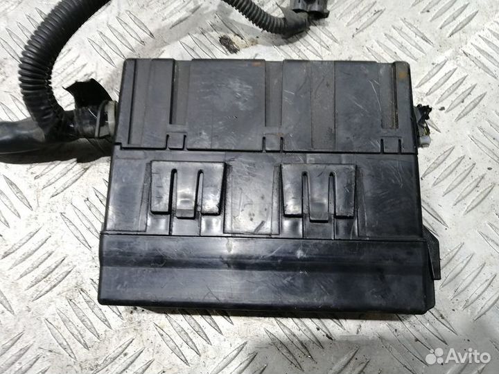 Блок предохранителей подкапотный Nissan Note E11