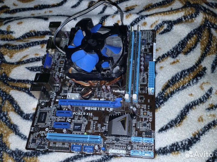 Материнская плата с процессором i3