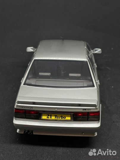 Модель автомобиля renault 21t solido 1:18