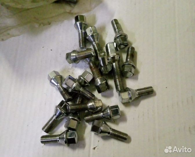 Колесные болты