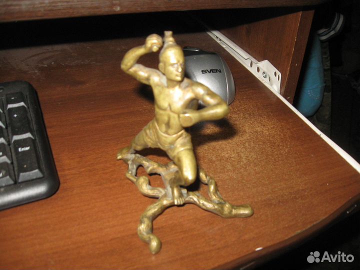 Бронзовая статуэтка