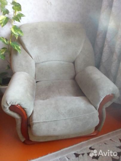 Угловой диван с креслом бу