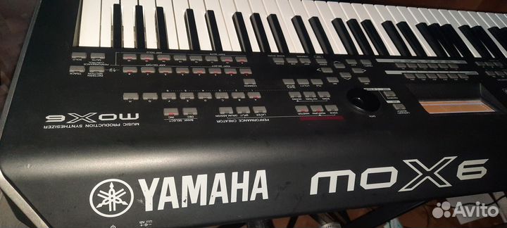 Синтезатор Yamaha MOX 6