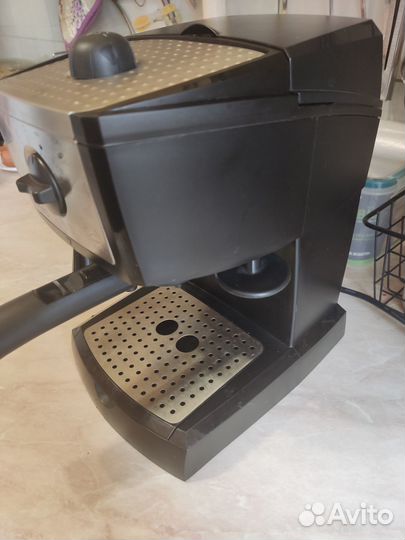 Кофеварка рожковая Delonghi EC155