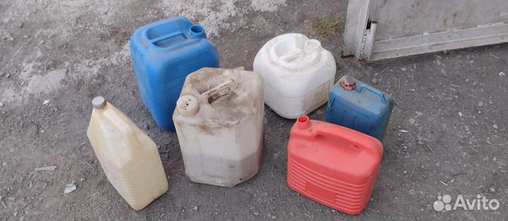 Канистры пластиковые