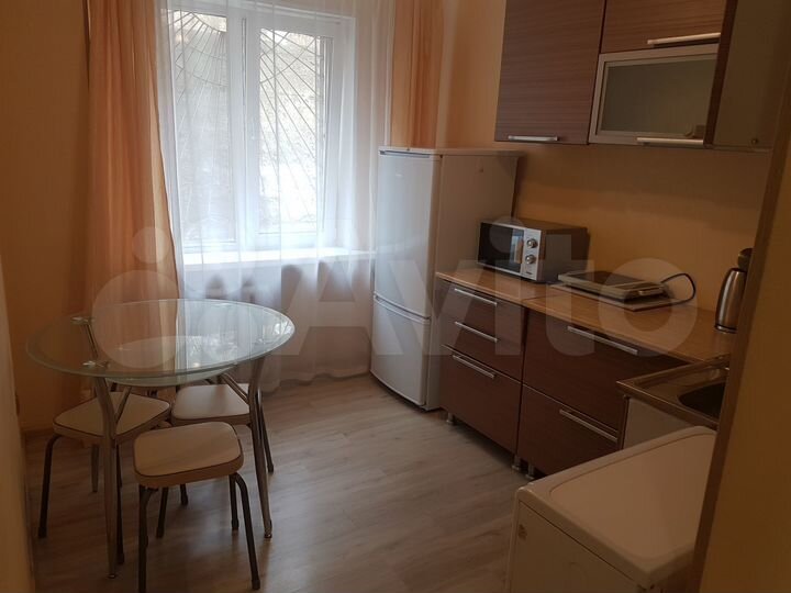 2-к. квартира, 45 м², 1/9 эт.