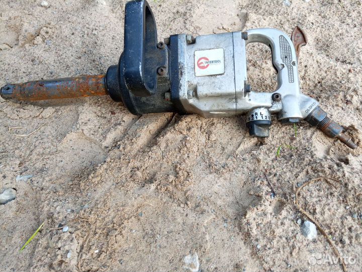 Гайковерт пневматический