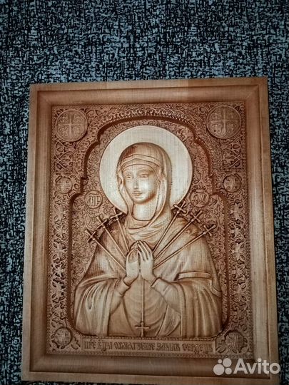 Резные иконы из дерева