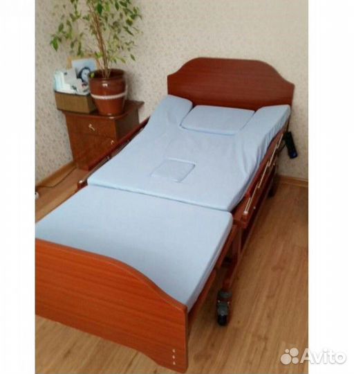 Медицинская кровать для лежачих больных расcрочка