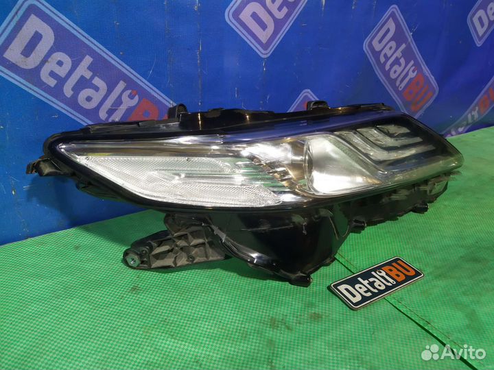 Фара правая LED Toyota Camry V70