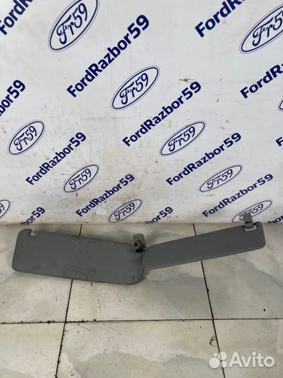 Козырек солнцезащитный левый Volkswagen Touareg GP