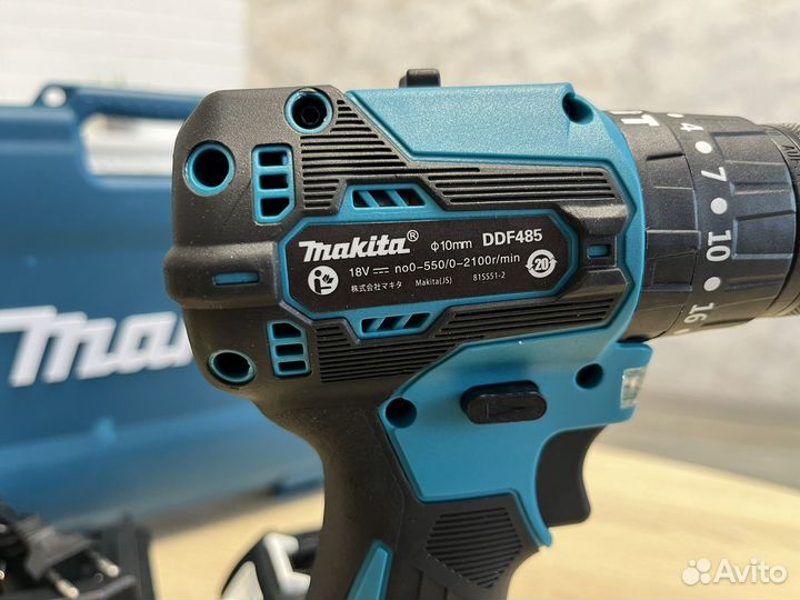 Шуруповерт Makita