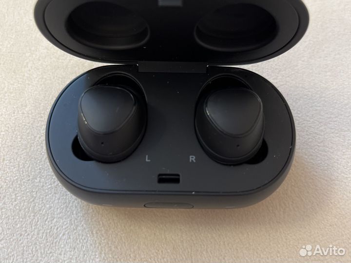 Беспроводные наушники Samsung Gear IconX