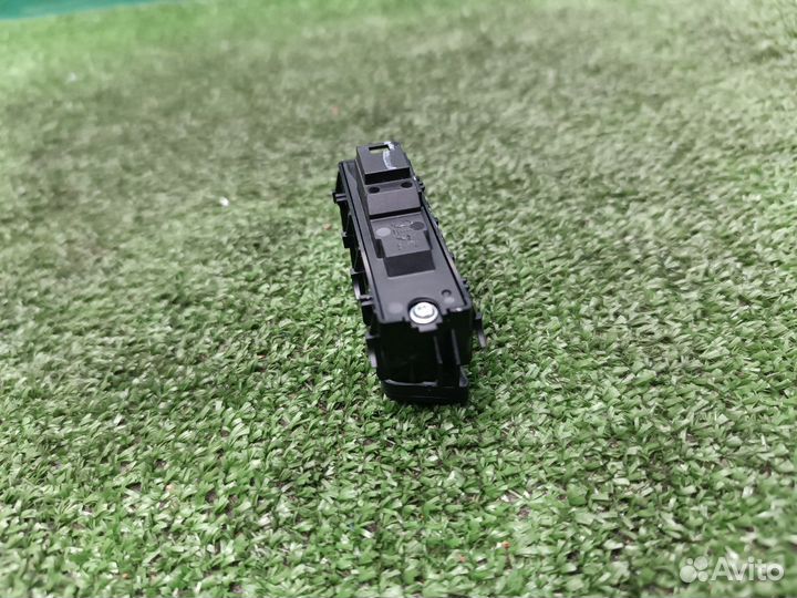 Кнопка блокировки дверей Mercedes-Benz Cla W117