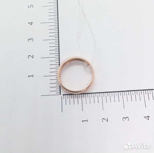 Золотое обручальное кольцо с камнем 15,5р