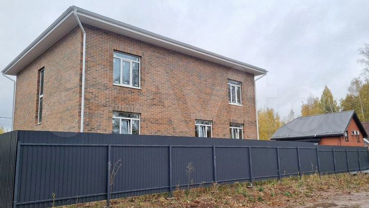 Коттедж 212,2 м² на участке 5 сот.