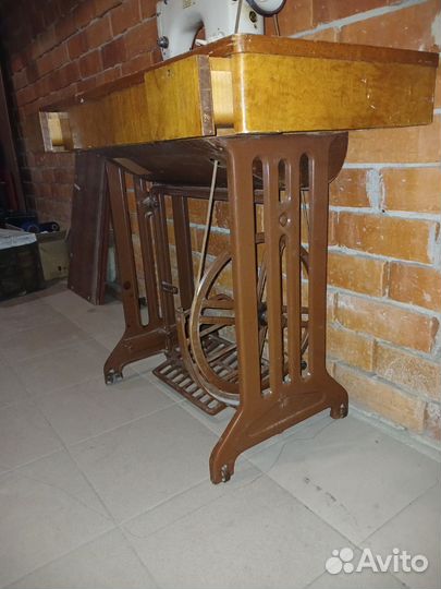 Швейная машина Минерва