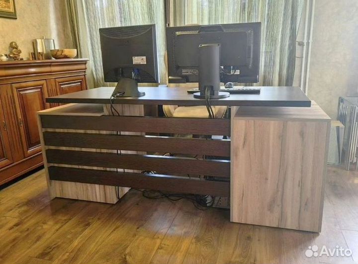 Стол в Офис Фукуока под заказ